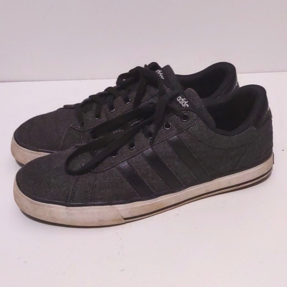Adidas sneakers Men's shoe size 10 Charcoal Gray Black